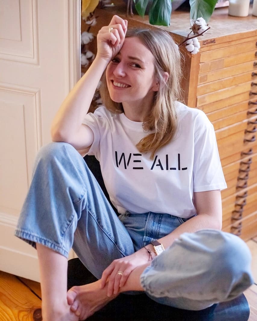 Anzeige // Wusstet ihr, dass es noch schätzungsweise 217 Jahre dauert, bis die wirtschaftliche Gleichstellung von Männern und Frauen erreicht ist, wenn wir in diesem Tempo weitermachen? Lasst uns dieses Ziel gemeinsam beschleunigen, für gleiche Rechte einstehen und morgen für eine gleichberechtigte Welt auf die Straßen gehen. Anlässlich des Internationalen Weltfrauentages haben sich übrigens auch @unwomengermany und @esprit passenderweise zusammengetan und ein limitiertes, in Portugal gefertigtes T-Shirt aus nachhaltiger Baumwolle herausgebracht, dessen Erlöse zu 100 Prozent an die UN Women Nationales Komitee Deutschland gehen. [Link in Stories]
•
Auch wir sind Teil der aktuellen WE ALL Kampagne und durften darüber mit Kampagnenprotagonistin @melodie_michelberger sprechen. Sie teilten mit uns ihre eigenen Erfahrung mit dem Thema Gleichberechtigung und verdeutlicht, warum es auch 2019 noch immer so wichtig ist, für Feminismus einzustehen und wieso wir uns ab und an eben auch mal in eine unbequemere Rolle begeben müssen, um für Veränderung zu sorgen. [ThisisJaneWayne.com]
•
WE ALL deserve equal rights and opportunities. WE ALL should overcome Boundaries. And yes, WE ALL have to fight for this together. WE ALL no matter if you are a woman or a man or whatever you feel connected to need to stand up for Equality and stop degrading ourselves and other women. WE ALL have to take action and use our voice to empower: For us and for the future generations! 
#WeAll #EspritCares #Planet5050 #Esprit