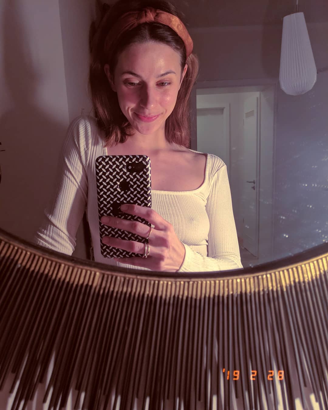 Hi! You're more than your productivity ️ (After 'rock bottom' comes 'healing', so here I am, right in the middle of this process, sometimes feeling like a lazy ass bummer who most of the days doesn't even have the energy to answer one single eMail, but that's exactly it I guess, the only way through: Realizing that it's ok to say no and it's ok to take your time and it's ok to fail. Failing always is a chance. For change. So: Thank you, dear busted body for temporary knocking me out. Better late than too late (or never)🤸🏻‍♀️🏋🏻‍♀️🧘🏻‍♀️I'll be back soon 🤖