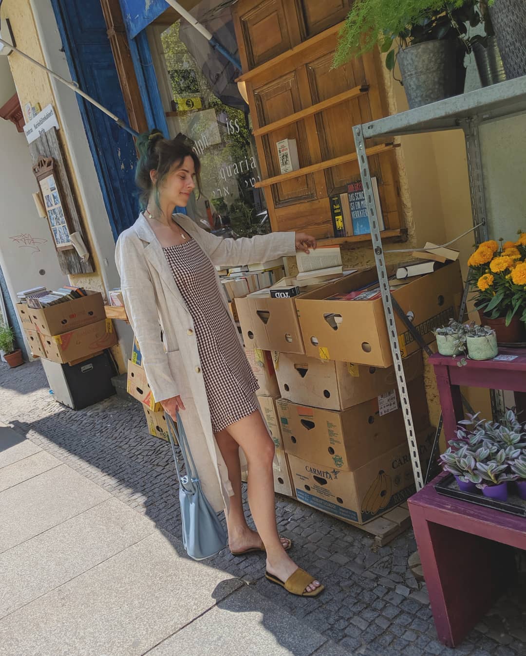 / unpaid advertising