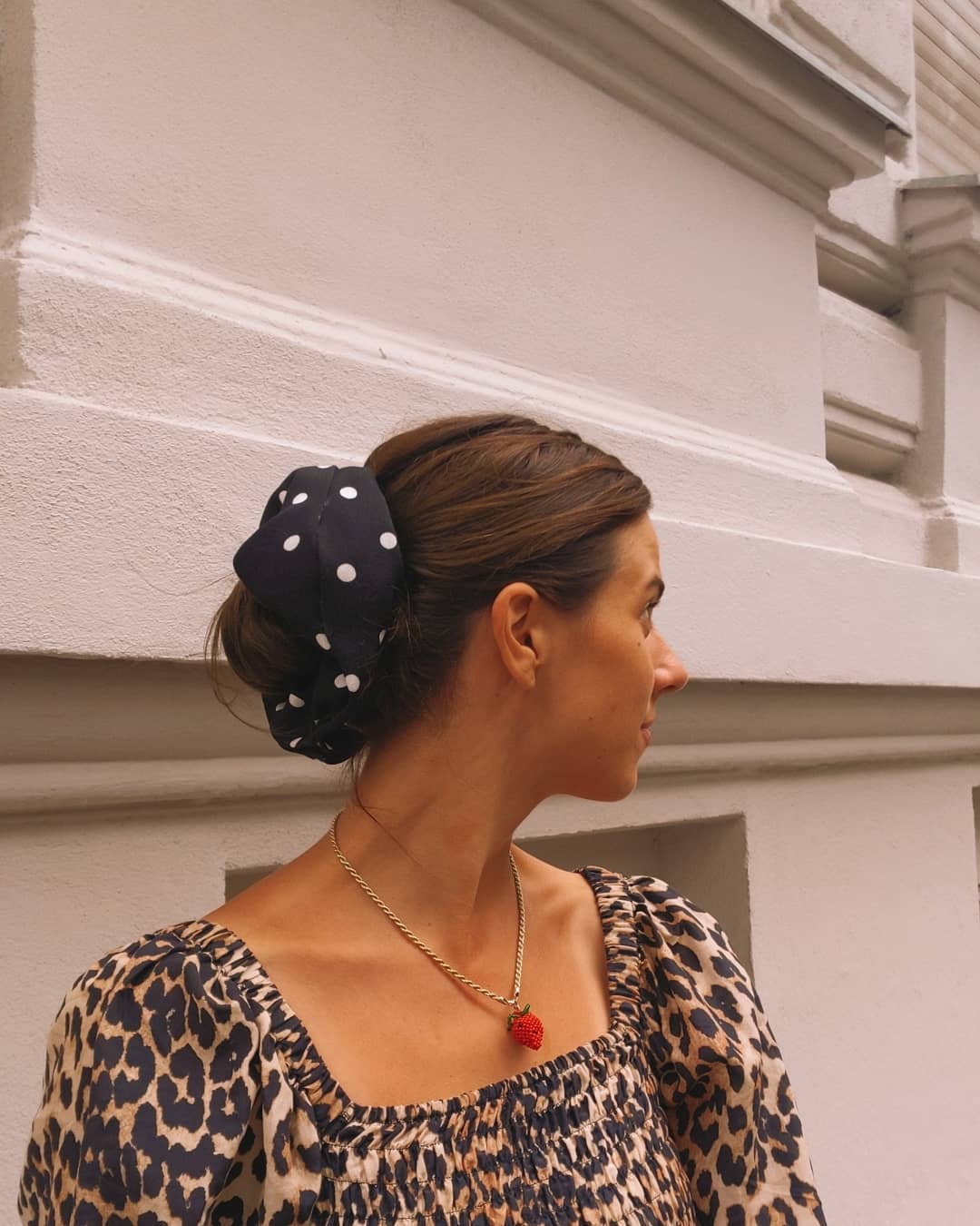 I made this giant scrunchie to decorate my super flat back head and will probably make some more one day for all my flounder friends around so they can finally feel massive, too️ #scrunchie #diy