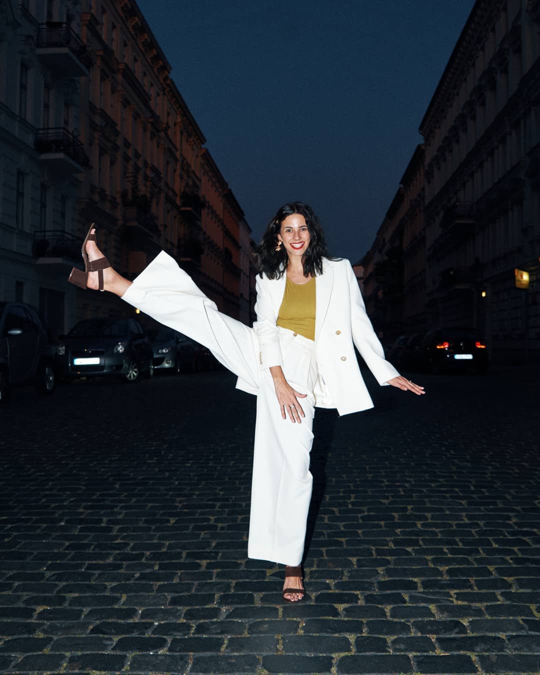 Today: White Suits instead of Old White Men - Because we don’t want to party with the patriarchy. And we feel free to disagree. / 
Advertising @zalando 
#zalandostyle   #freetobe 
suit: @samsoesamsoe