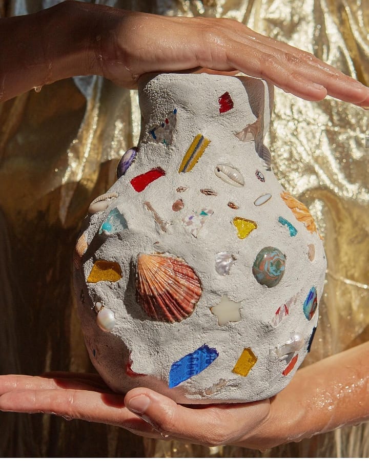 THIS #POTTERY found via @eliou__ , made by @memor_studio