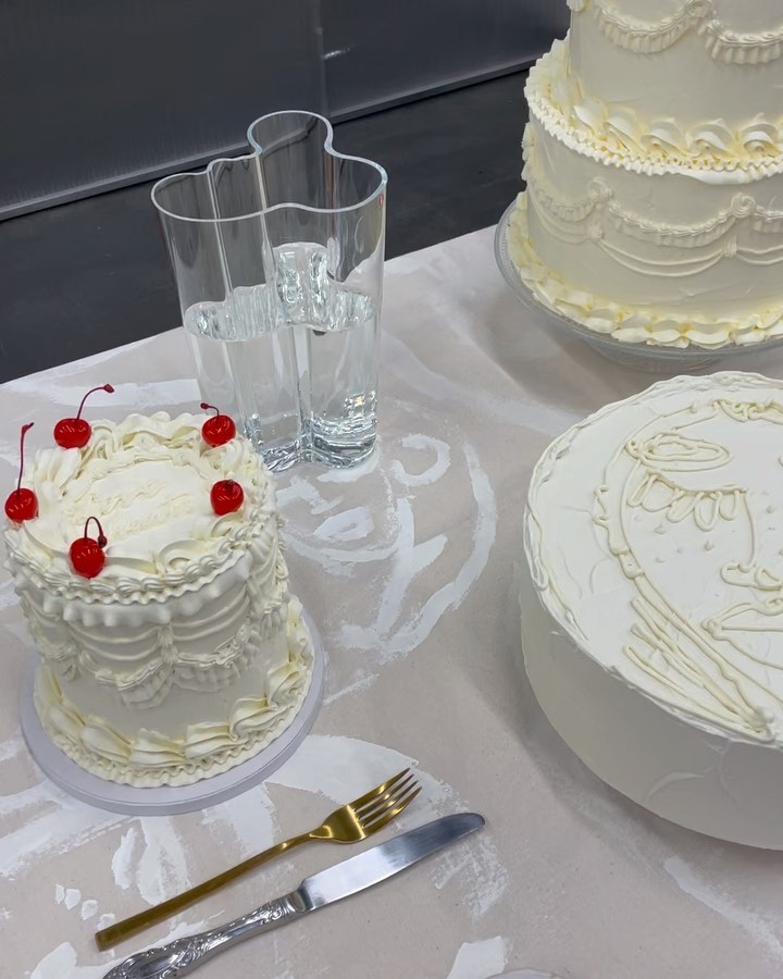 Yesterday’s fairy tale: Cakes, cocktail cherries & butter cream dresses  @malaikaraiss